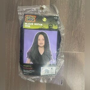 Totally ghoul black witch child wig. NWT